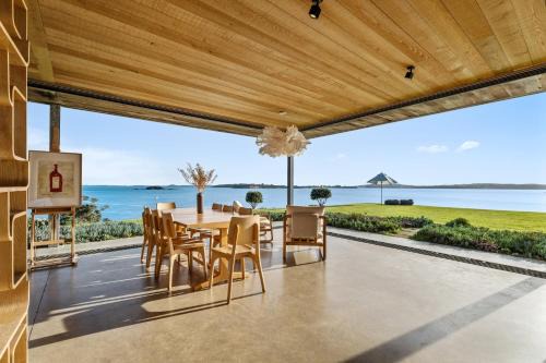 Oneroa Villa | Waiheke Island Coastal Retreat