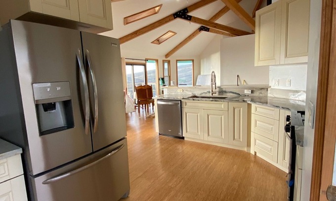Kamuela Cottage | Waimea/Kawaihae dry side with breathtaking ocean view and sunset. n