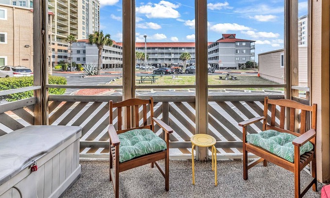 Ocean Drive Villa | Waipani Villas. 2BR/2BA Across the Street from the Ocean. Newly Renovated!.