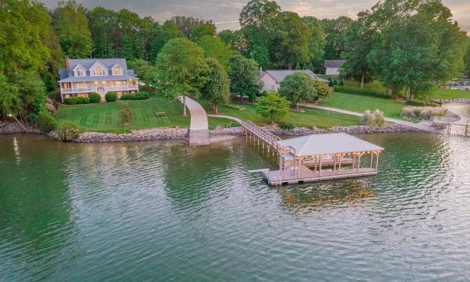 Lake Norman of Catawba House | Wake and Lake