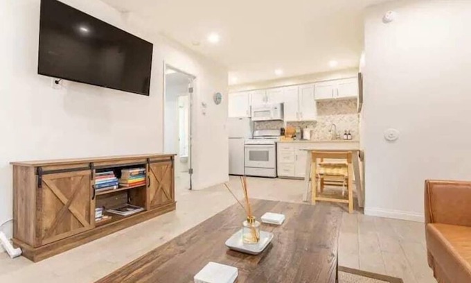 El Porto House | Walk 2 Beach, Parking, A/C, W/D,15min2LAX,Remodel