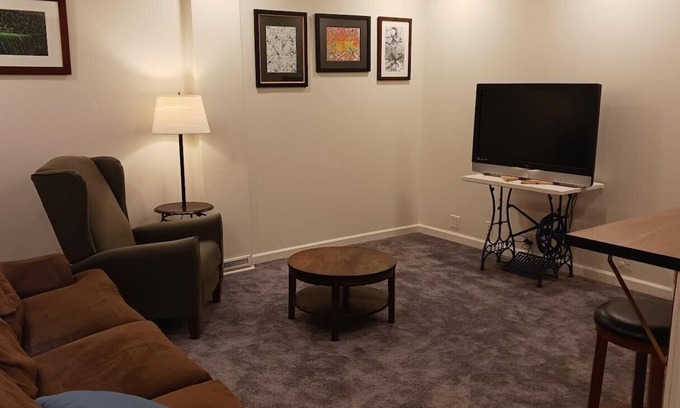 Bloomington Apartment | Walk-Out Guest Suite/Apartment Near IU
