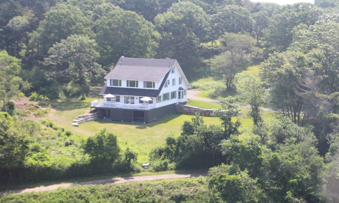Cape Elizabeth Other | Walk the beach or watch the tides from "Boatyard". 6 bedrooms, AC, waterfront!