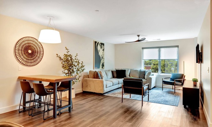 Donelson Apartment | Walk the Line Two Bedroom: Where Johnny Cash Lives On