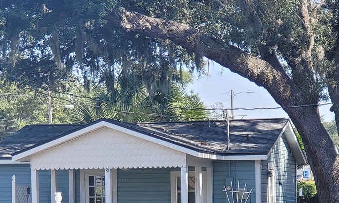 Panama City Cottage | Walk through History of the orginal settlers of GWALTNEY Cottage St. Andrews bay