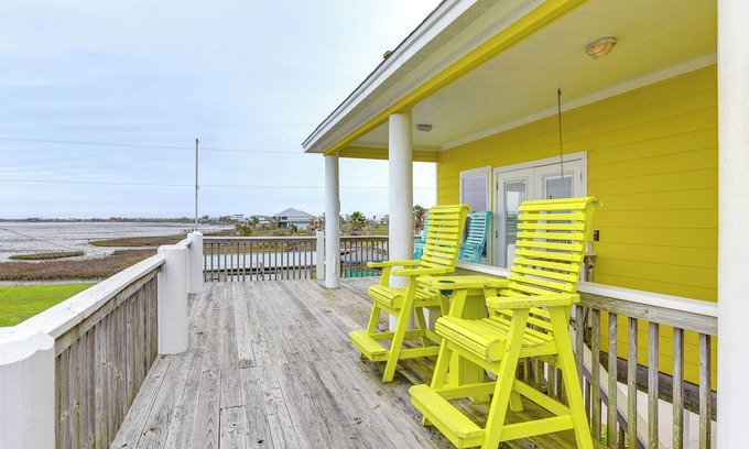 Port Bolivar House | Walk to Beach: Bayfront Gilchrist Getaway!