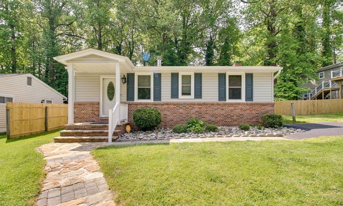 Calvert Beach-Long Beach House | Walk to Beach: Charming Maryland Home w/Yard!