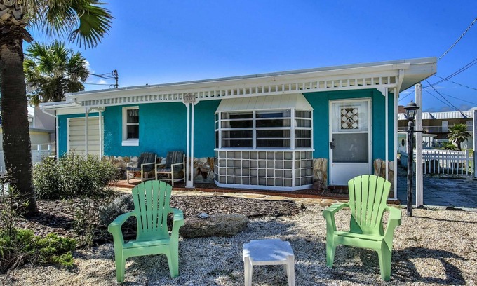 Flagler Beach House | Walk to Beach | Dog-Friendly Cottage | Ocean View | Garage Parking |Close to Downtown Flagler & Pier