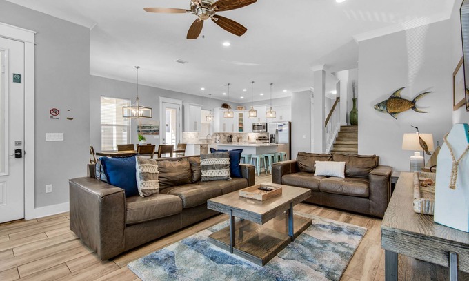 Emerald Waters Village House | ☀️Walk to Beach I 3 Kings👑 I 2 Community Pools-4BR Sea Ya Sun☀️