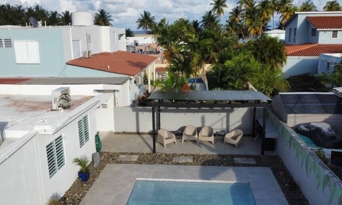 Rio Abajo House | walk to beach or swim in the pool, 4 bedrooms by RedAwning