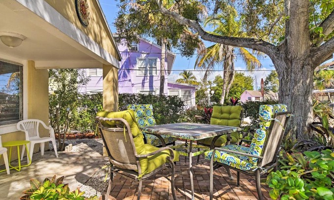 Treasure Island House | Walk to Beach Pet-Friendly Treasure Island Home