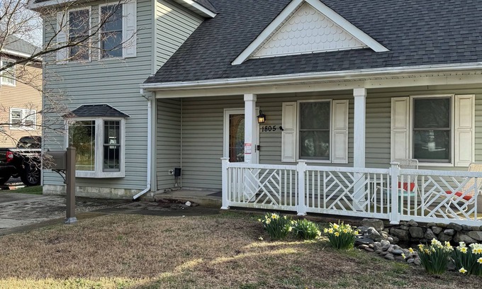 Bayview House | Walk to Beach! Spacious 4-bedroom house in charming Norfolk-this home has it ALL
