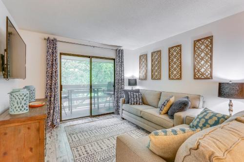 Folly Field Apartment | Walk to Beach and Golf Course Hilton Head Getaway!