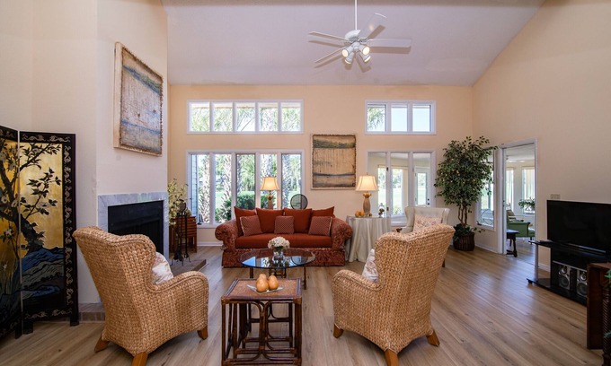 Sawgrass Condo | Walk to Beach & Intimate Golf Views - in One Charming Sawgrass Condo