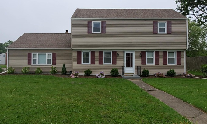 Eastward Look House | Walk to Beach with with central AC!