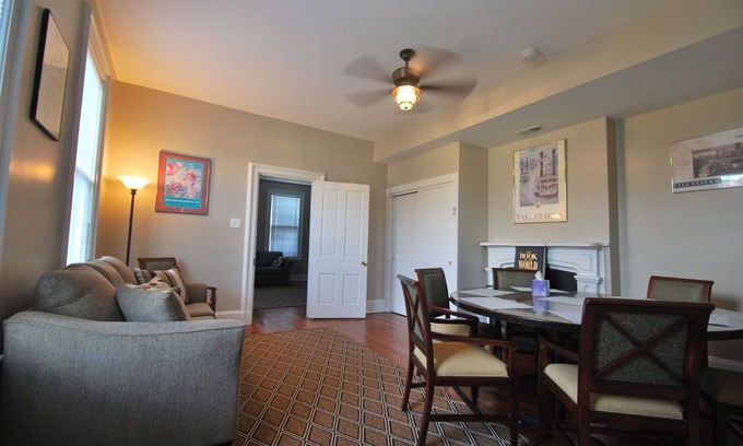 Covington House | Walk to Bengals and Reds and downtown Cincy. Easy Drive to Ark, walk to eat.