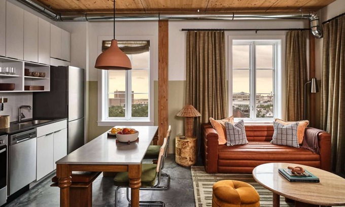 Yamacraw Village Apartment | Walk to City Market + Bike Rentals & Bar Onsite