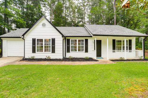 Woodstock House | Walk to Dtwn Woodstock Modern Home with Patio!
