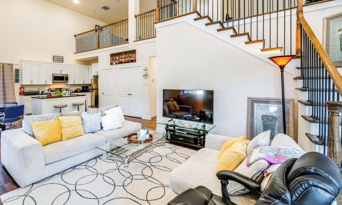 McKinney House | Walk to Historic Dtwn: McKinney Family Retreat
