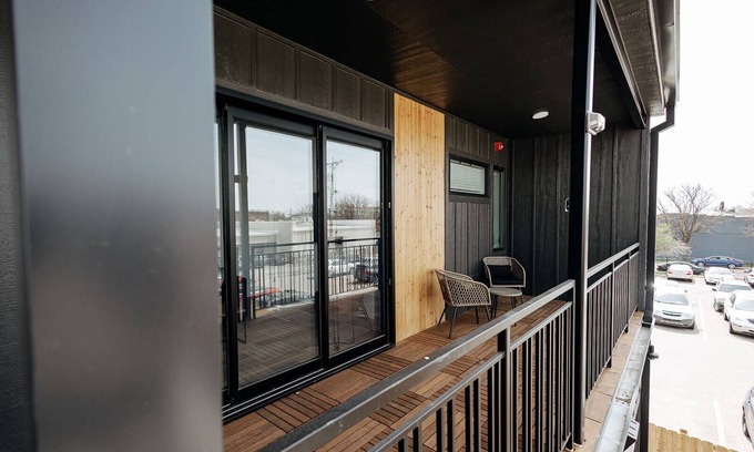 Downtown Wichita Apartment | Walk To Intrust Bank Arena! Modern Loft W/W&D!