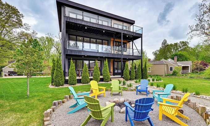 Benton Harbor House | Walk to Lake Michigan: Luxe Home in Benton Harbor!