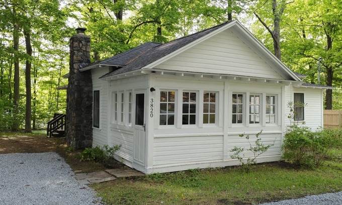 Lake George Cottage | Walk to Million Dollar Beach from this awesome Cottage!