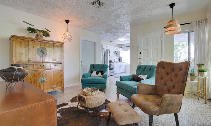 Deerfield Beach Cottage | Walk to Ocean: Chic Deerfield Beach Cottage!