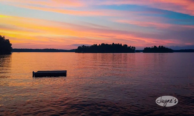 Muskoka Lakes Cottage | Walk to Port Carling, 5+ bdrm, 1 bath! Ping Pong, Canoe, Kayak! Shallow Sandy!