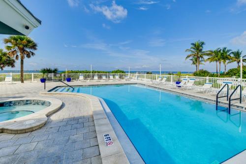 Redington Shores Apartment | Walk to Redington Beach Gulf-View Condo with Pool