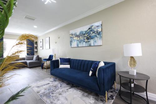Carol City House | Walk to Stadium - 3BR King Bed Haven - Parking