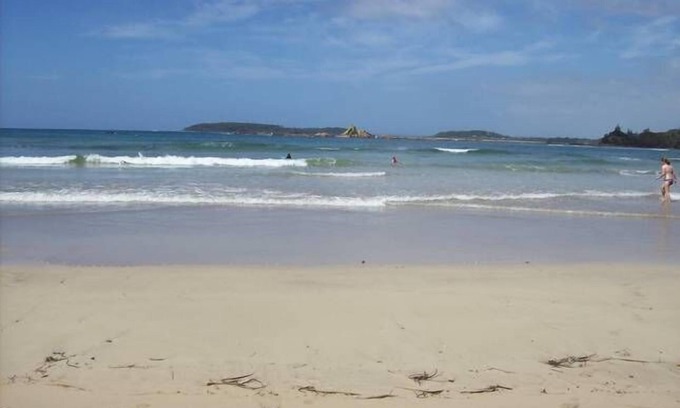 Tomakin House | Walk to the beach & relax