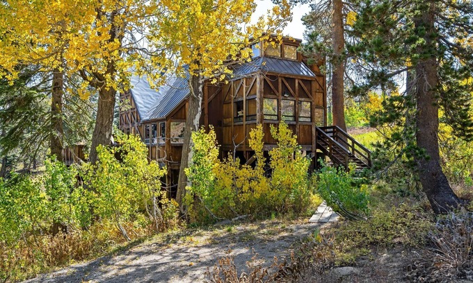 Bear Valley House | Walk to the Lake Amazing 5 Bedrm - VH#343 by Bear Valley Vacation Rentals