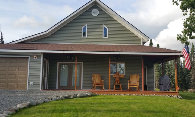 Sterling House | Walk to The RIVER! Brand New 3 Bed/2 Bath. W/FIRE PIT!