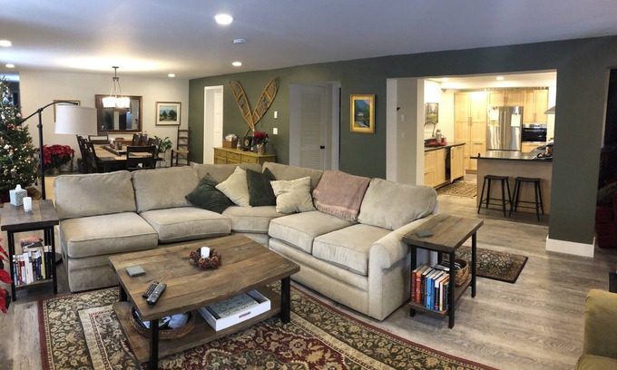 Warren Condo | Walk to the slopes - very spacious, sauna and gorgeous!