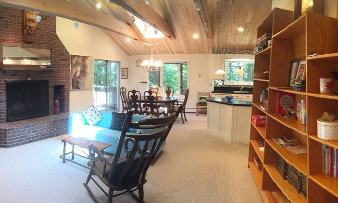 Stratton Mountain Ski Chalet | Walk to the village 6bed 4bath sleeps 15; newly renovated with 2 skylights.