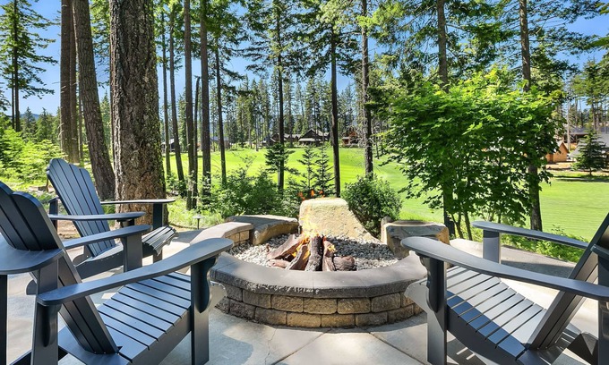 Cle Elum House | Walk to the Winery! Big Views of the Golf Course. Fantastic Value!