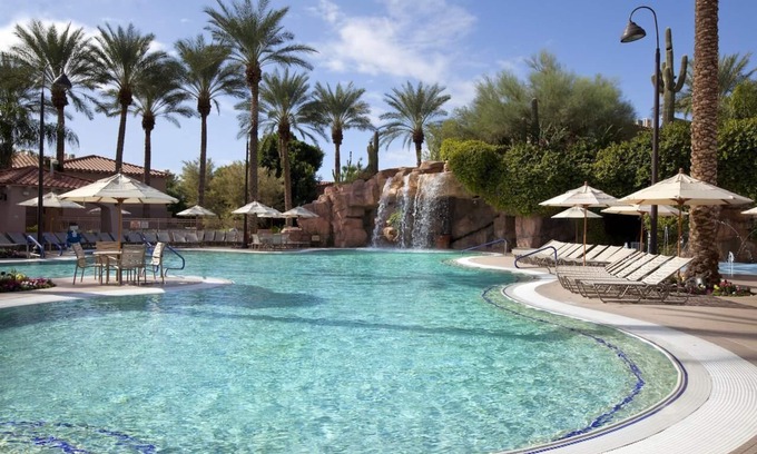 North Scottsdale Resort | Walk to the WM Phoenix Open at TPC + near shopping, restaurants, hiking and more