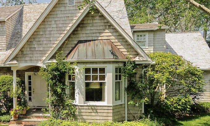 Sagaponack House | Walk to Town Line Beach, off of Hedges, Cul De Sac Street Beachy, Cozy House