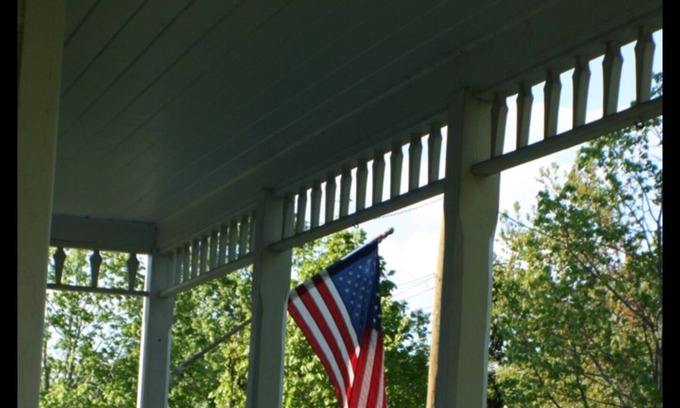 Southold House | Walk to train and town