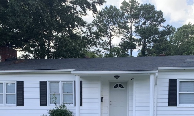 Monroe House | Walk to Vineyard, Single level home, Large yard, No pet fee