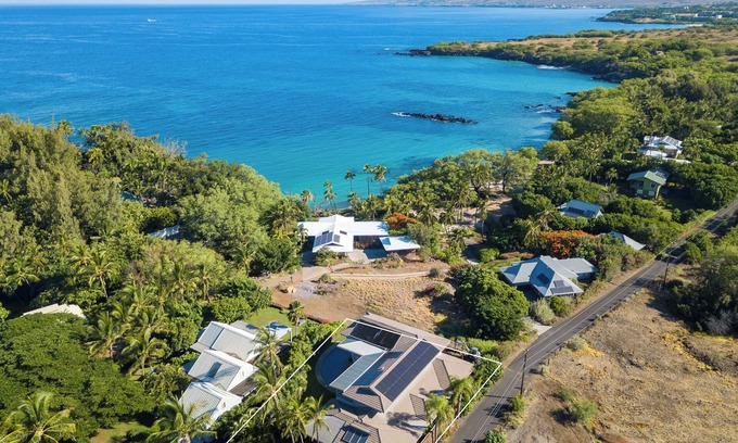 Puako House | Walk to Waialea Bay, pool, AC, Oceanview