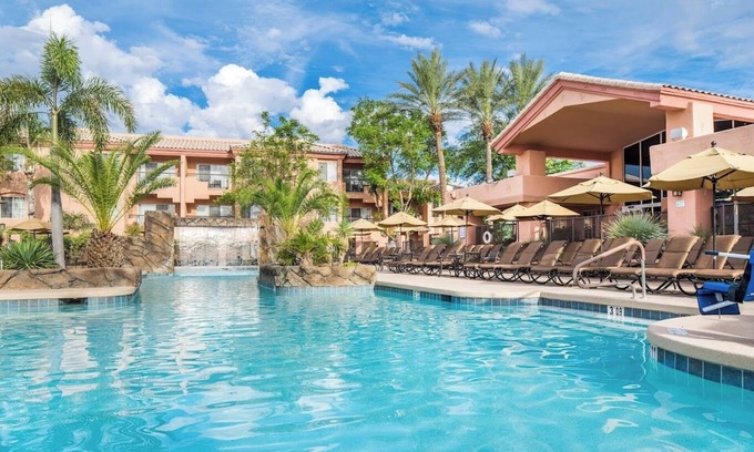North Scottsdale Resort | Walk to WM Phoenix Open 2025 - 2 Bdrm Lockoff - Sleeps 8 - Villa Mirage Resort