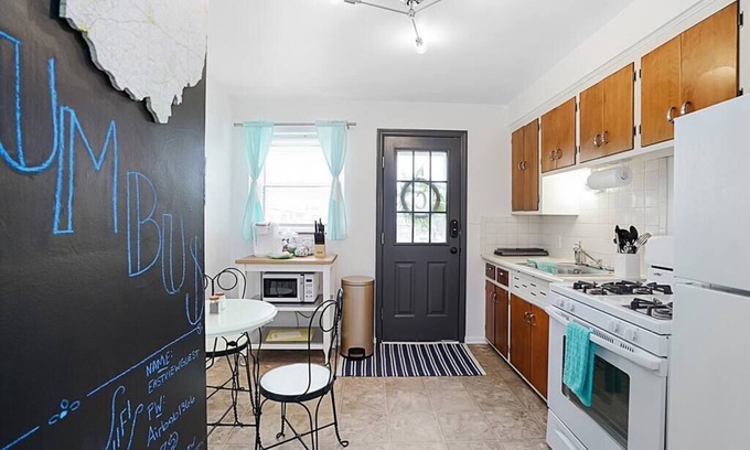 Grandview Heights Apartment | Walkable and Lively Neighborhood! | Close to Campus