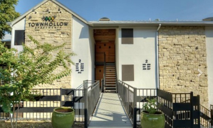 Barton Heights Apartment | Walkable close to Downtown Neighborhood 78704 at it's best.
