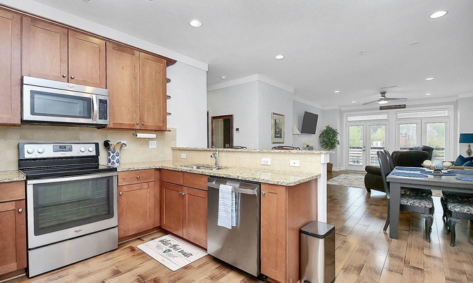 Davidson Condo | Walkable Davidson, Penthouse all on one level with no stairs