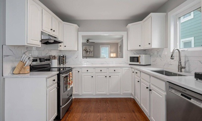 South of Broad House | Walkable Downtown Charleston Home with Courtyard