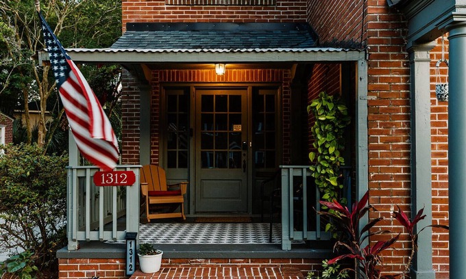 San Marco House | Walkable in heart of San Marco King Porch Sunsets