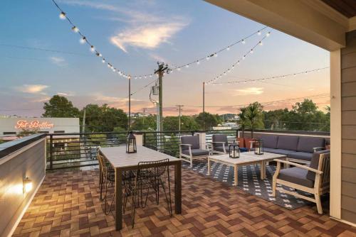 The Nations House | Walkable Nations Retreat Rooftop & Near Broadway