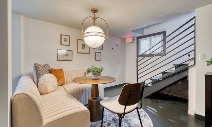 Nob Hill Apartment | Walkable NW 23rd Retreat – Style & Comfort