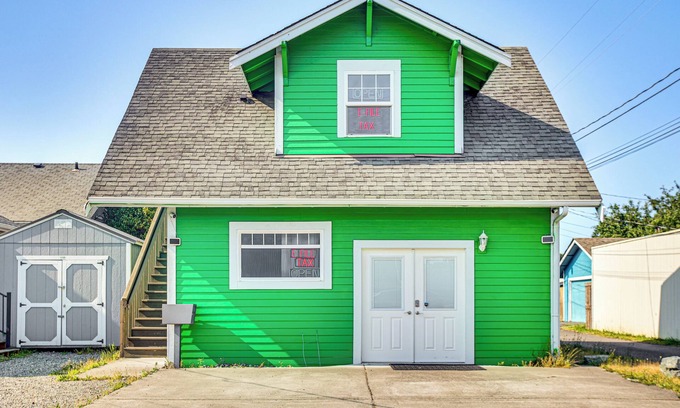 Puyallup Apartment | Walkable Paradise: Downtown Puyallup Studio!